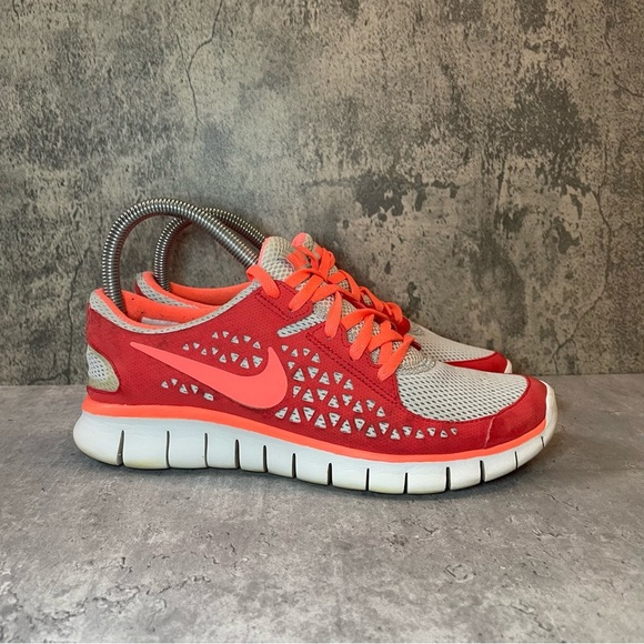 Nike Free Run Running Shoes Womens sz 7.5 - red/orange/greyNike - Picture 1 of 9